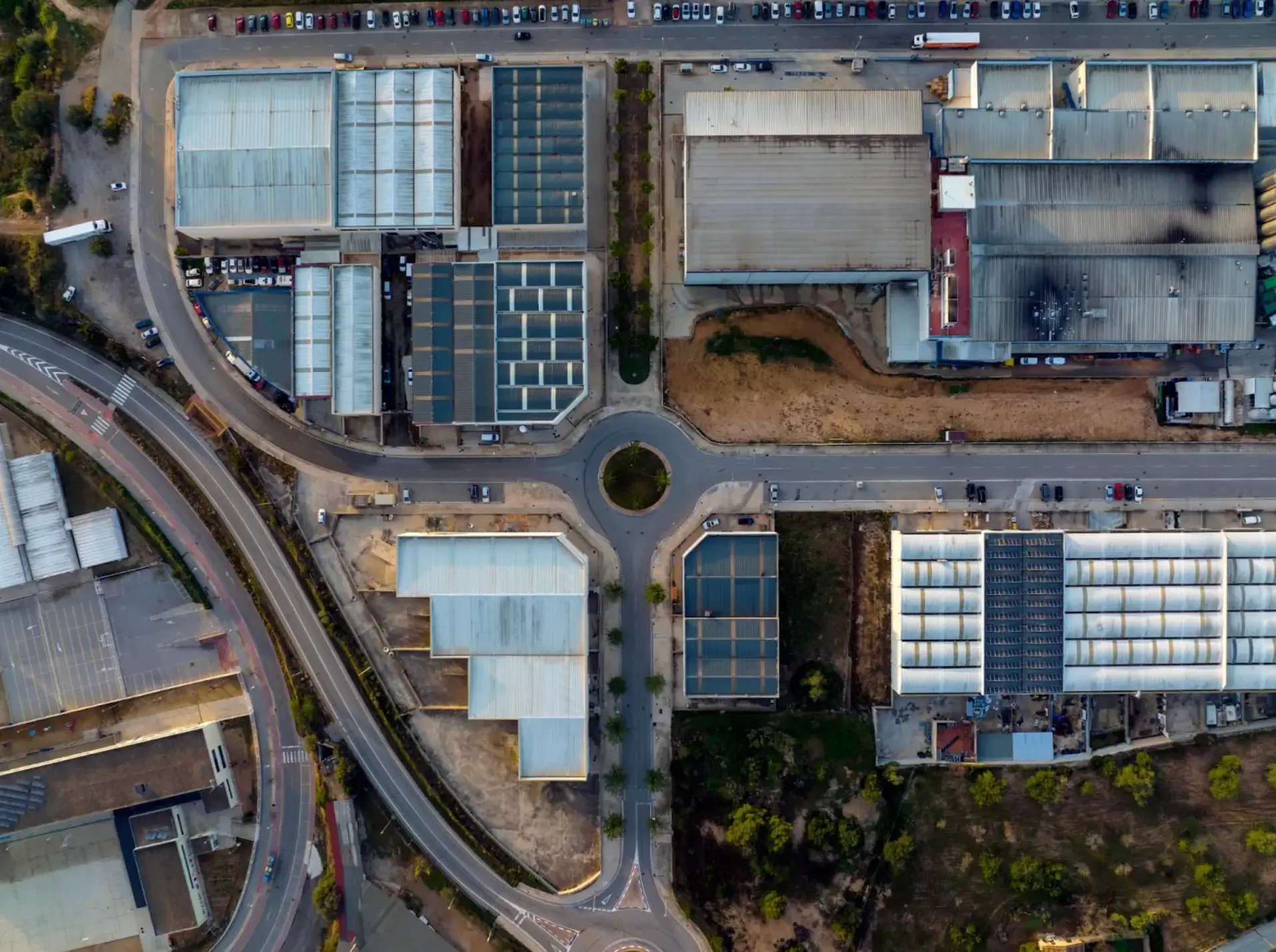 7 Claves para invertir en un parque industrial: Rendimiento sostenible y seguridad de capital